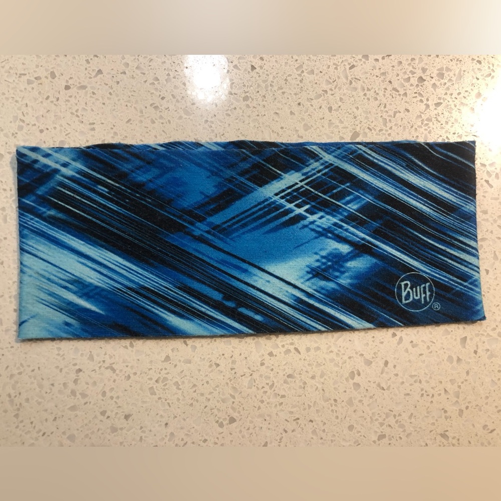 ✨$8 Clear Out ✨ Buff Dynamic Blue Striped Headband